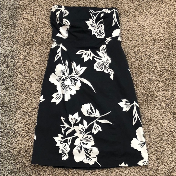 GAP Dresses & Skirts - GAP strapless dress